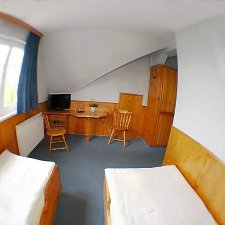 Landgasthof Zur Krummen Linde 2*