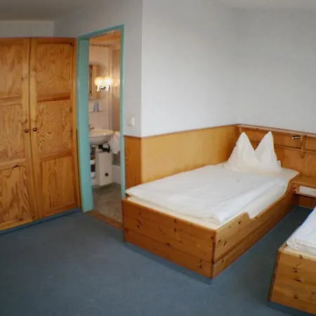 Landgasthof Zur Krummen Linde 2*