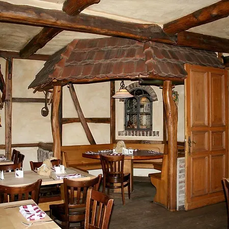 Landgasthof Zur Krummen Linde بيت ريفي 2*