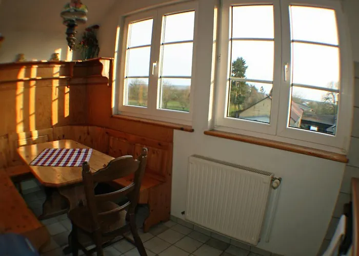 Inn Landgasthof Zur Krummen Linde